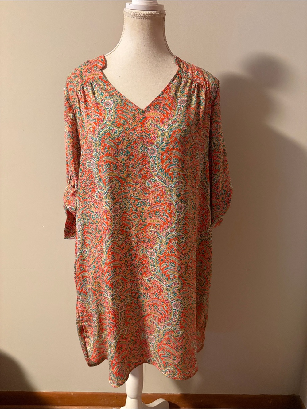 Zara Coral Paisley V-Neck 3/4 Sleeve Silky Mini Dress. Size Medium